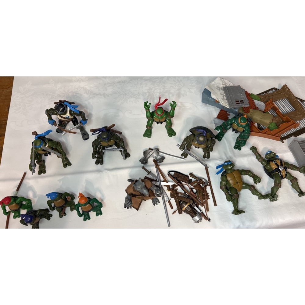 Teenage Mutant Ninja Turtles TMNT And Accessories Early 2000's Huge Lot 13 PLUS